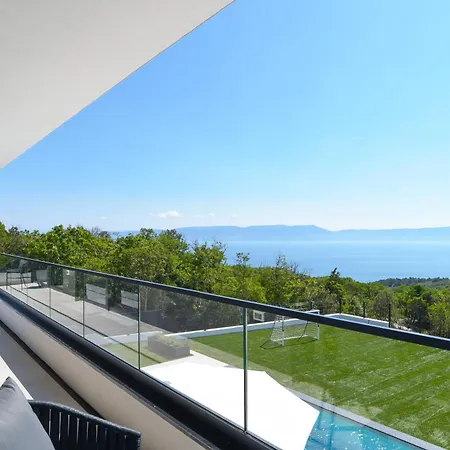 Amelija Yourcroatiaholiday *